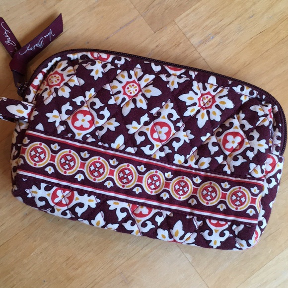 Vera Bradley Handbags - Vera Bradley cosmetic bag • EUC
